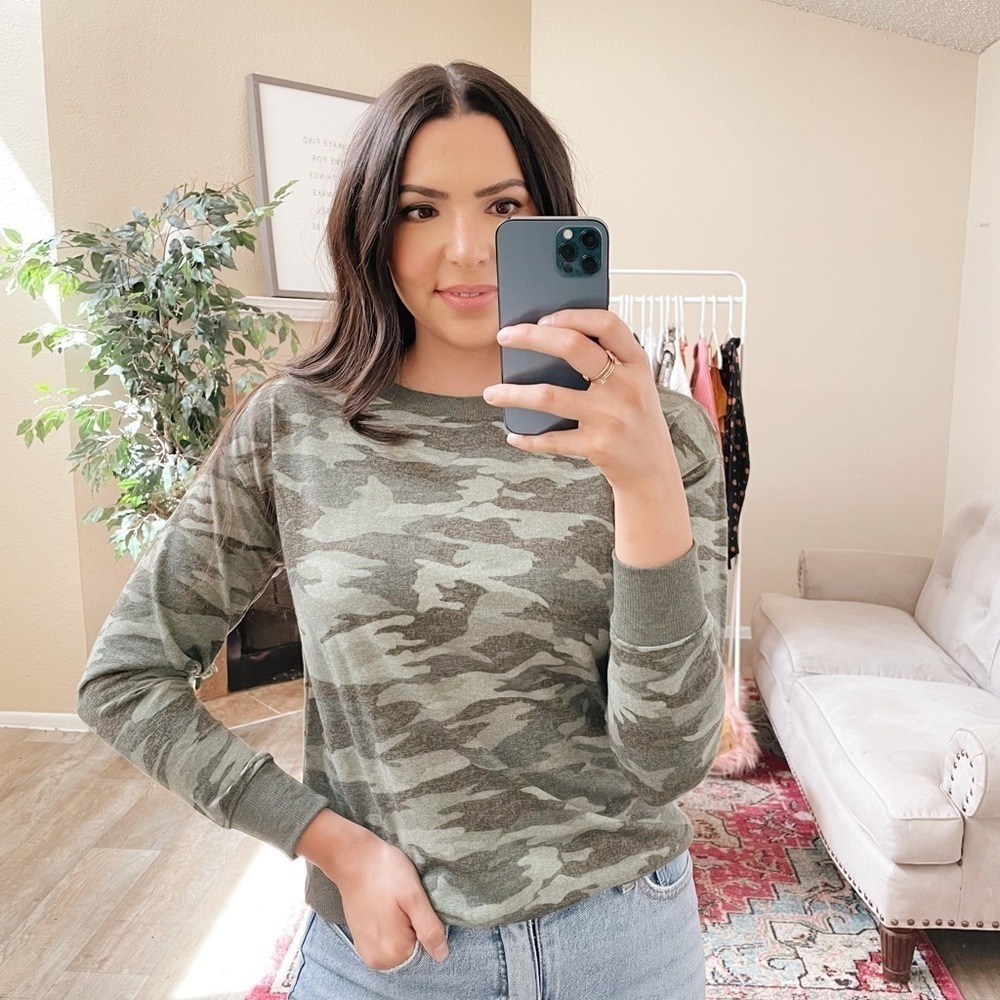 Splendid Crew Neck Camo Army Green Long Sleeve Sweater NWT